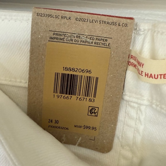 Levi's 721 High Rise Skinny White Raw Edge Jeans- size 24 - Picture 8 of 13